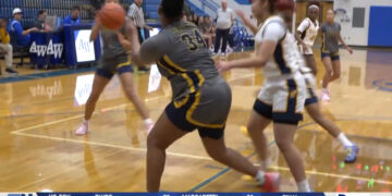 Notre Dame Pulls Away For 45-34 Win Over Warrensville Heights In Northwest Christmas Showdown
