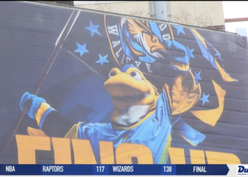 CHSL Spotlight: Notre Dame Academy Students Spreading Holiday Cheer