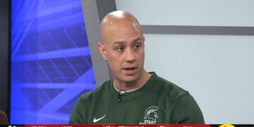 Walleye Clip Wings In 2-1 Win