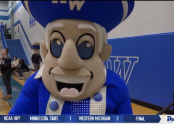 AW Student Athletes Raise $3,000 For Neighborhood Bridges In Students vs. Staff Basketball Game