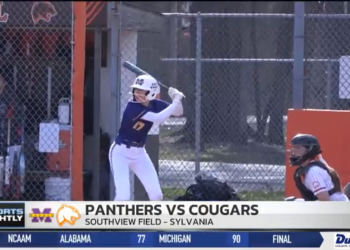 AW Student Athletes Raise $3,000 For Neighborhood Bridges In Students vs. Staff Basketball Game