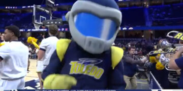 Central Catholic Prepares for Saturday’s Regional Final vs Mansfield Sr.