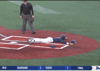 Rockets En Route to A Huge Mac Tournament Upset Leading 8-0 In 8th