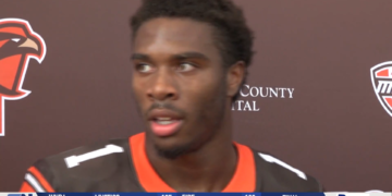 Bowling Green Football Blocking Outside Noise