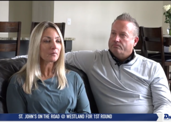 A Vriezelaar’s Faith: The Story Behind A Clay Volleyball Mom’s Fight With Kidney Disease