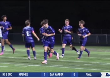 Maumee Beats Oak Harbor 4-0 On Senior Night